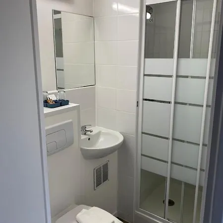 Kyriad Direct Hotel 3*